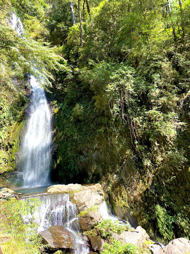 桃山瀑布，景觀宜人。